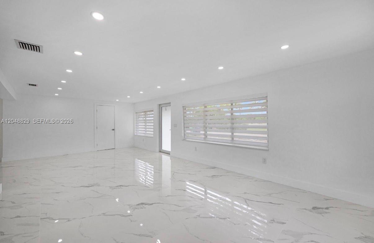 2390 Service Road Opa-Locka, FL 33054 - Photo 11 of 19