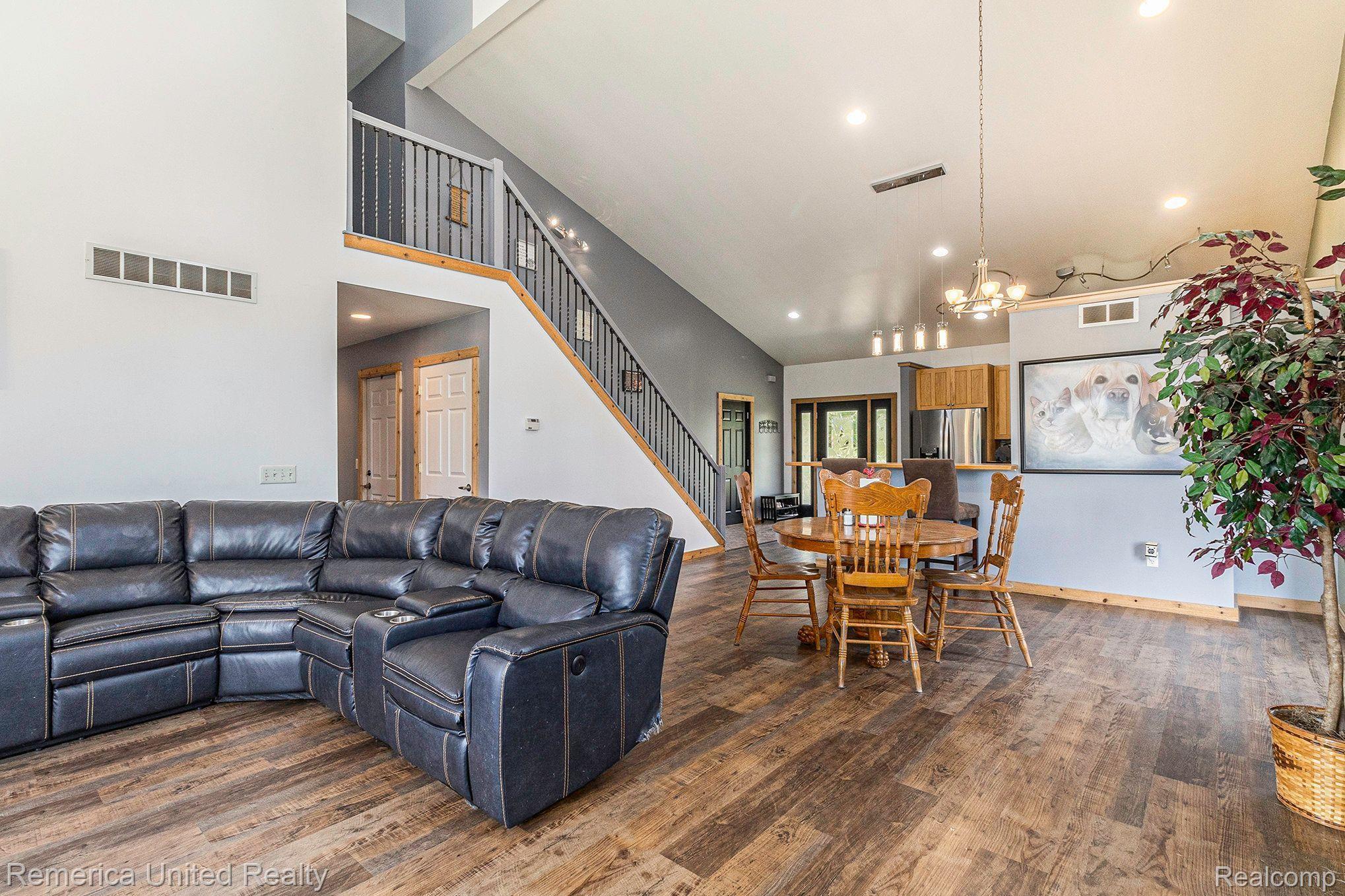 8722 North Gregory Road Fowlerville, MI 48836 - Photo 15 of 35 Great Room & Dining Area