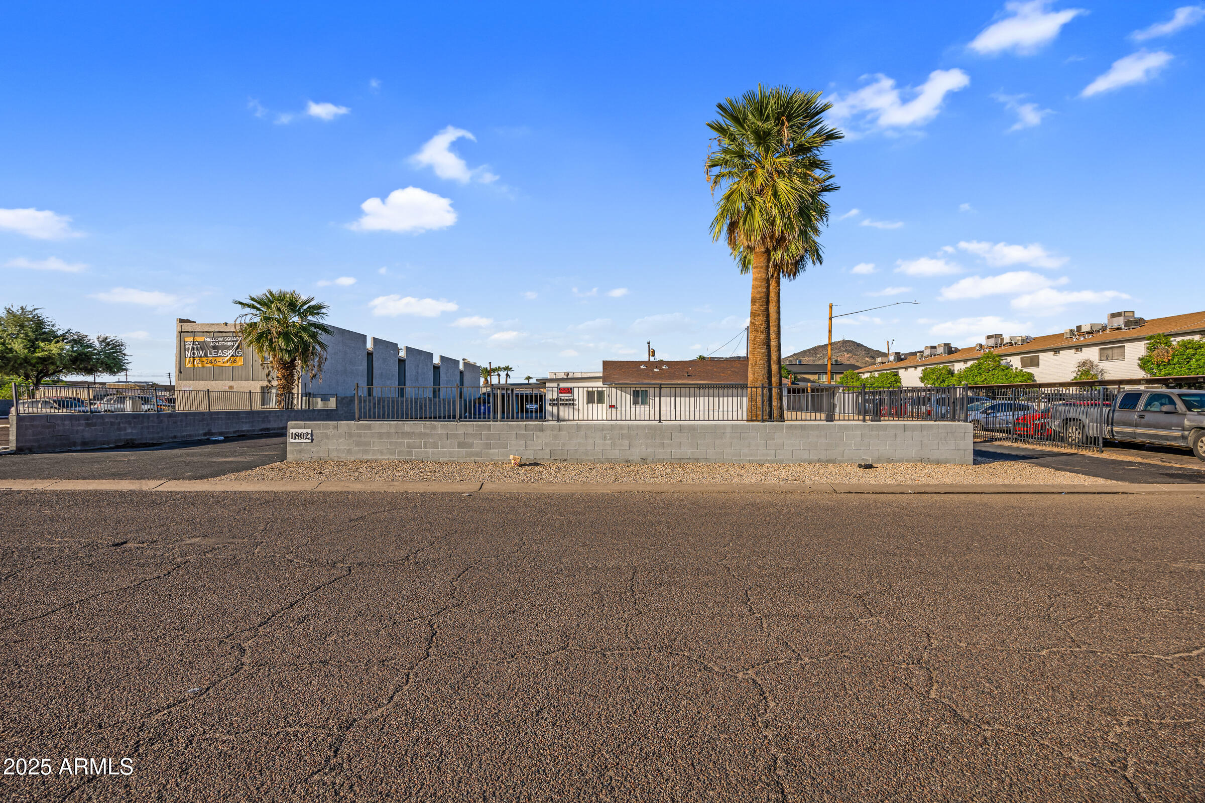 1802 West Vogel Avenue Phoenix, AZ 85021 - Photo 12 of 29 1802 W Vogel Ave-14