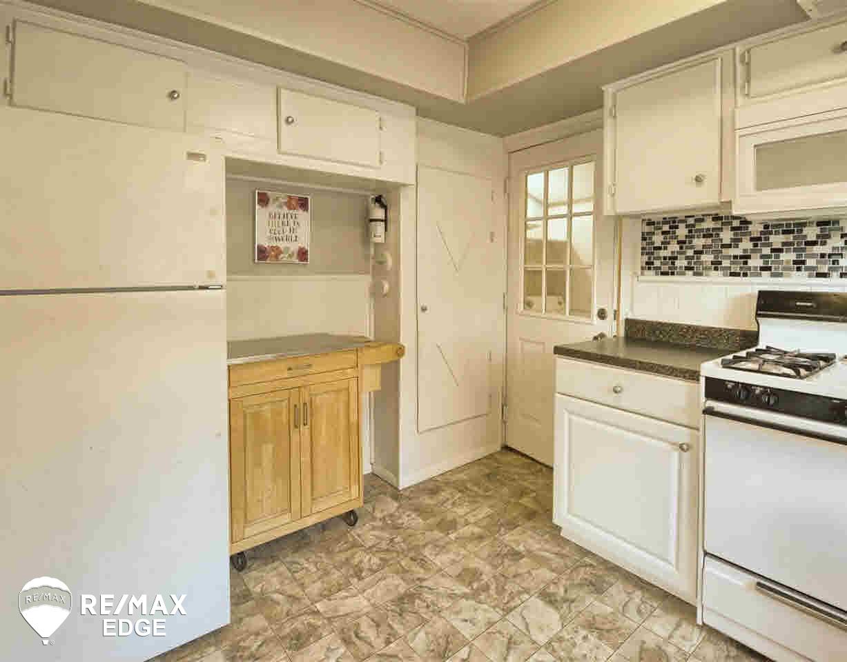 3229 South Vassar Road Davison, MI 48423 - Photo 10 of 32 21345221-9.JPG