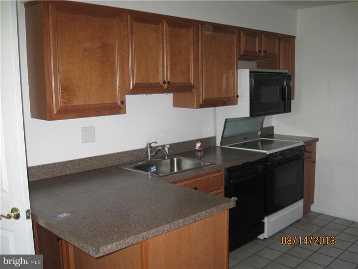 270 Betsy Road Huntingdon Valley, PA 19006 - Photo 2 of 8
