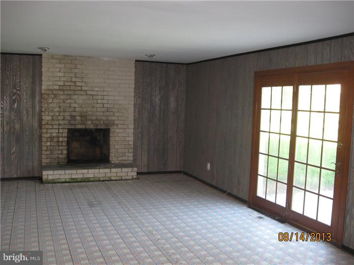 270 Betsy Road Huntingdon Valley, PA 19006 - Photo 5 of 8