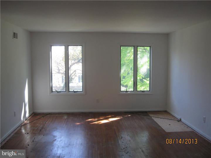 270 Betsy Road Huntingdon Valley, PA 19006 - Photo 7 of 8