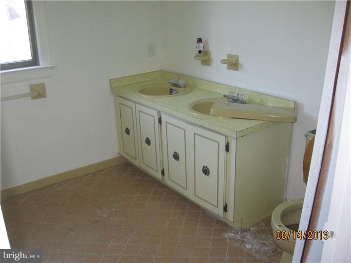 270 Betsy Road Huntingdon Valley, PA 19006 - Photo 8 of 8