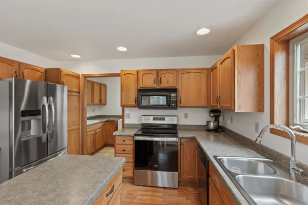 $400,000 | 1180 Blue Ridge Lane, Wisconsin Rapids, WI 54494
