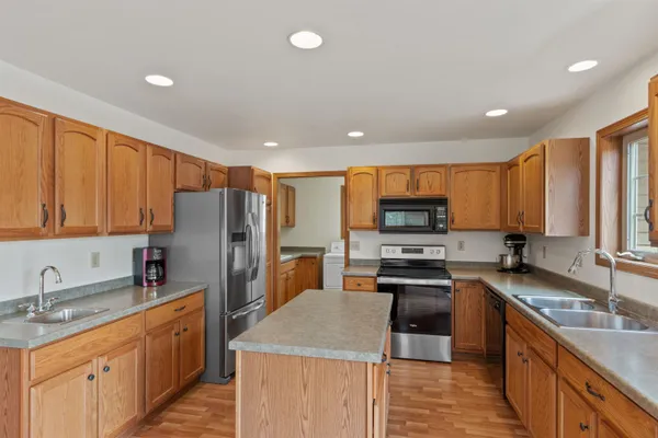 $400,000 | 1180 Blue Ridge Lane, Wisconsin Rapids, WI 54494