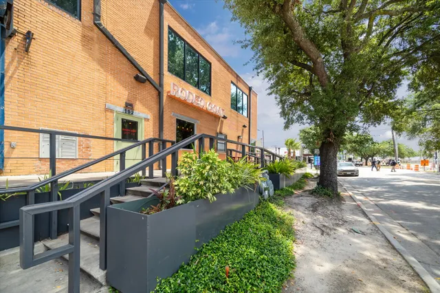 $379,990 | 1804 Elysian Street, Houston, TX 77026