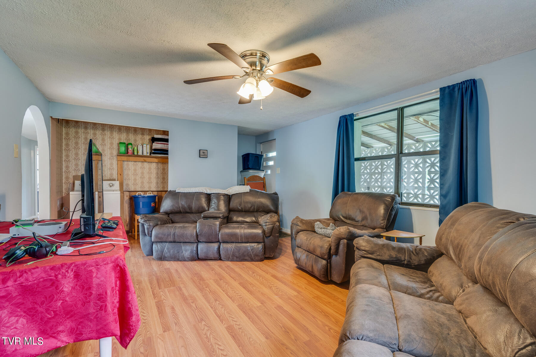 222 Cold Springs Road Blountville, TN 37617 - Photo 5 of 51 005