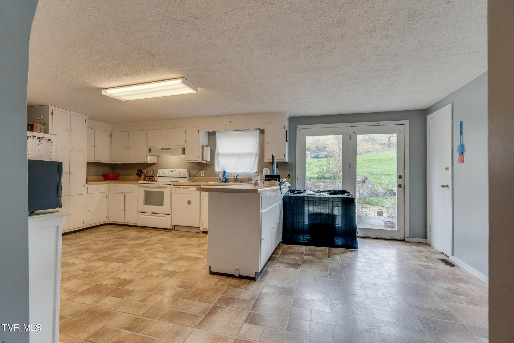 222 Cold Springs Road Blountville, TN 37617 - Photo 7 of 51 007