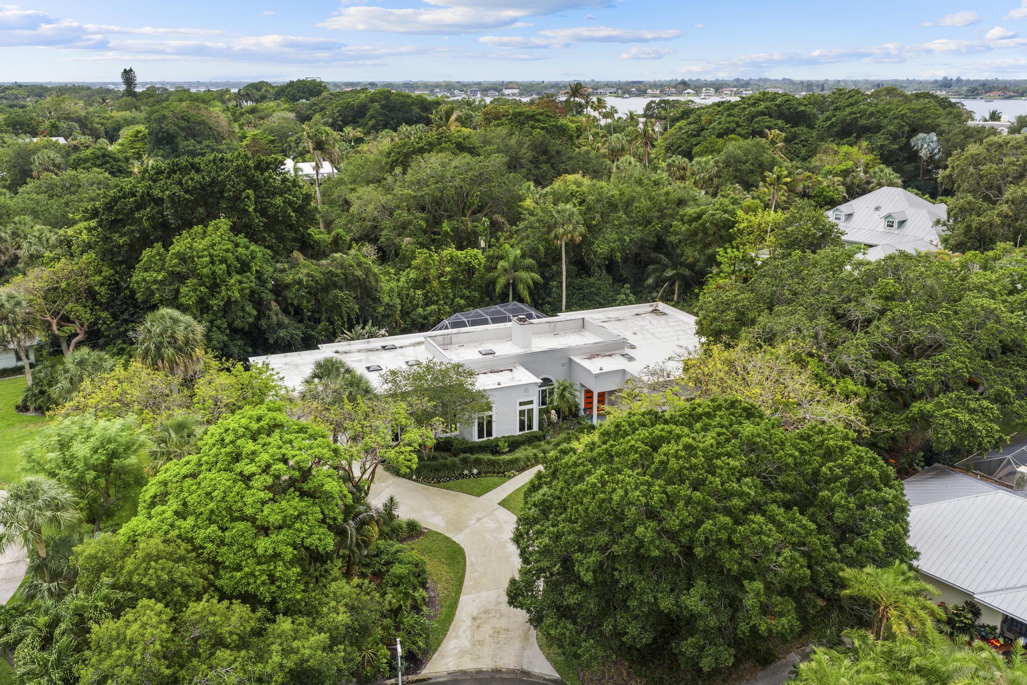 7 Worth Court Sewall's Point, FL 34996 - Photo 50 of 51 DJI_20260518110536_0418_D