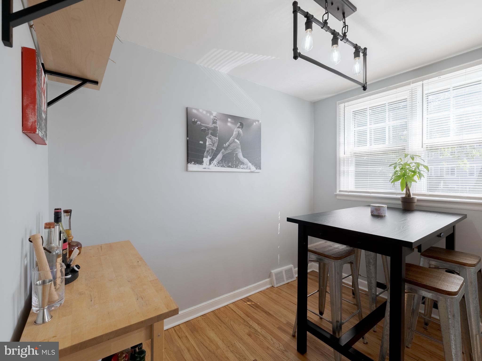 8041 Winston Road Philadelphia, PA 19118 - Photo 8 of 38 Dining area