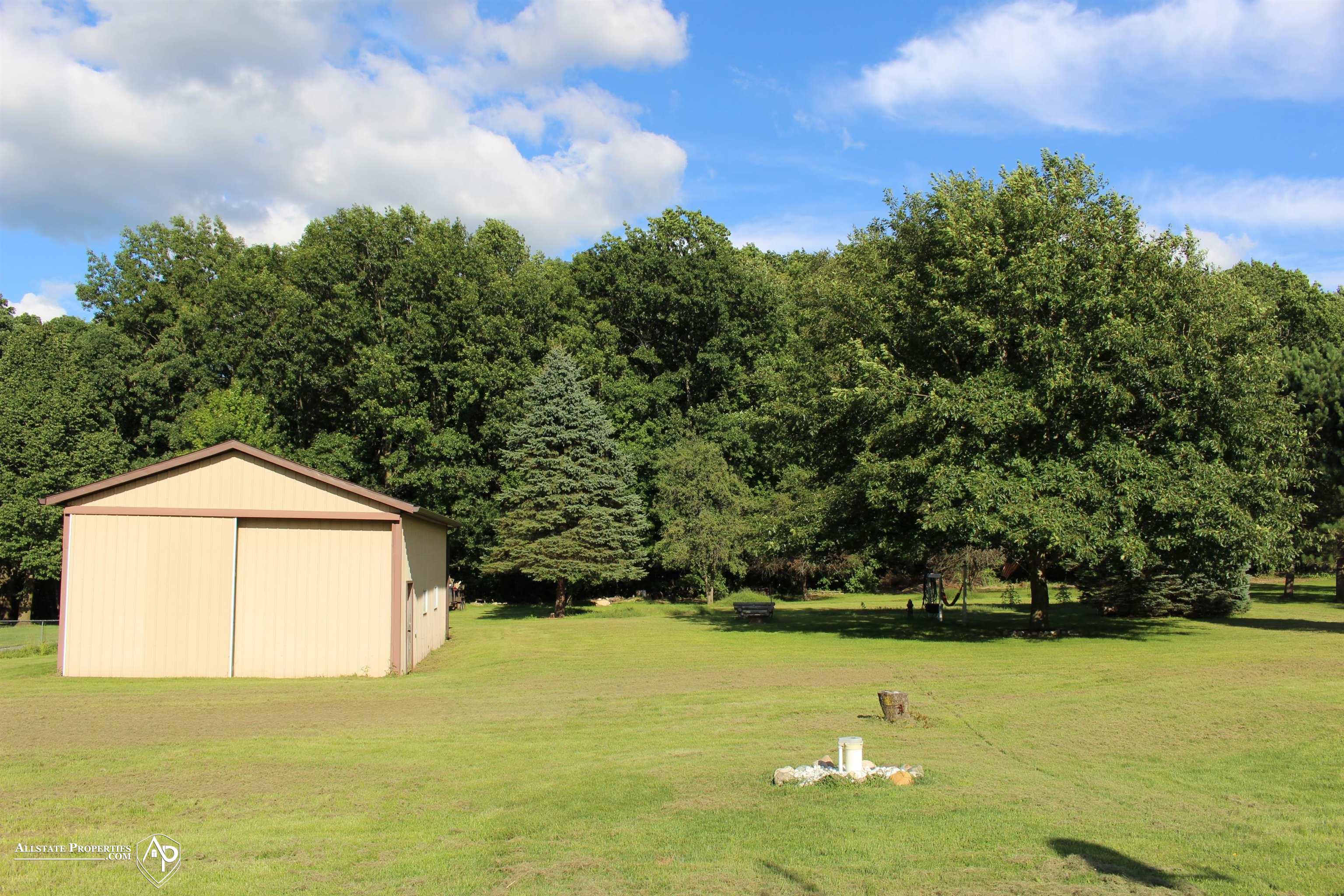 5830 Fostoria Road Columbiaville, MI 48421 - Photo 3 of 31 50151406-bc58ee51-3607-4268-9870-a7a7c8c62e91.JPG