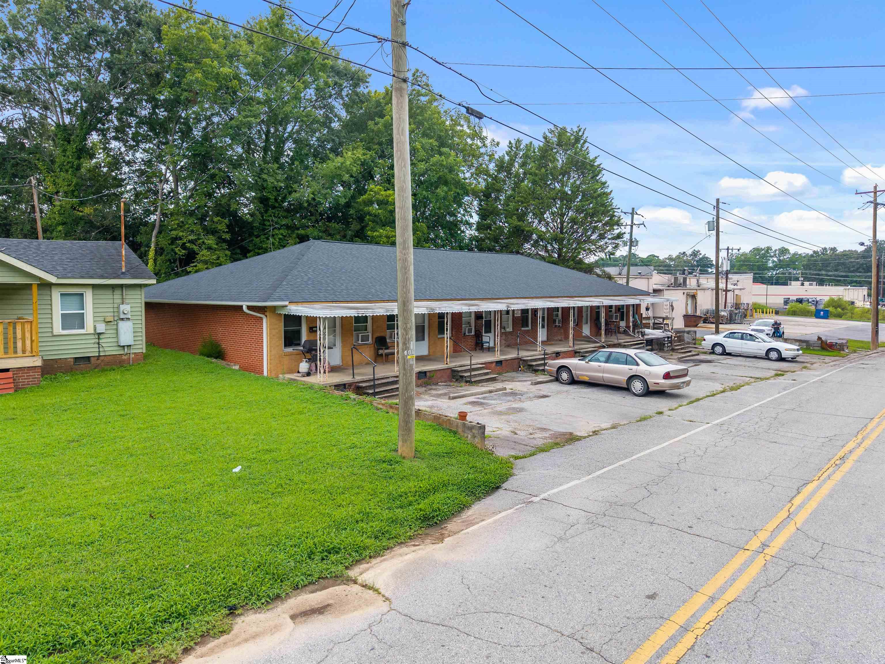 326 Irby Street Woodruff, SC 29388 - Photo 2 of 15