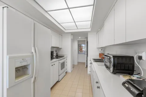 $1,295,000 | 3300 South Ocean Boulevard, Unit 103S, Palm Beach, FL 33480