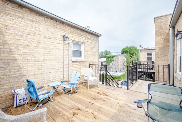 $1,800 | 6301 North Francisco Avenue, Unit 3, Chicago, IL 60659