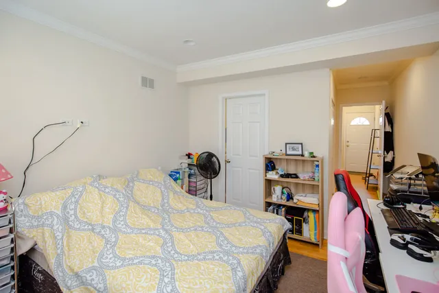 $1,800 | 6301 North Francisco Avenue, Unit 3, Chicago, IL 60659