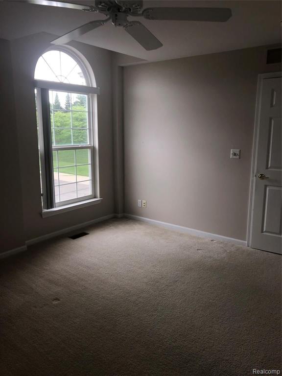 3542 Oakmonte Boulevard Rochester, MI 48306 - Photo 9 of 24
