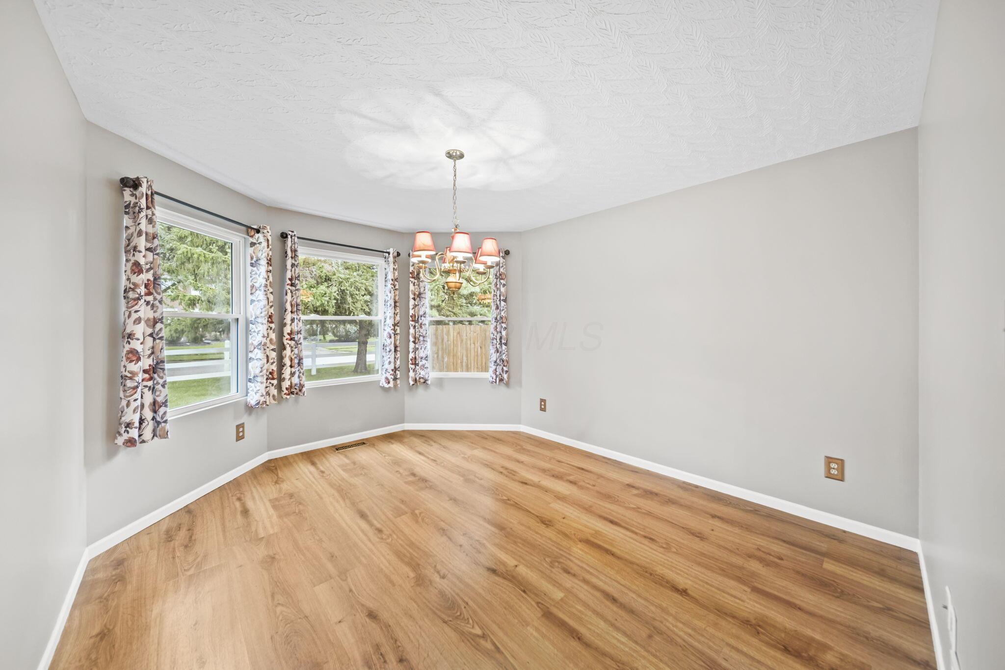 4384 Leppert Road Hilliard, OH 43026 - Photo 19 of 76 Dining Room