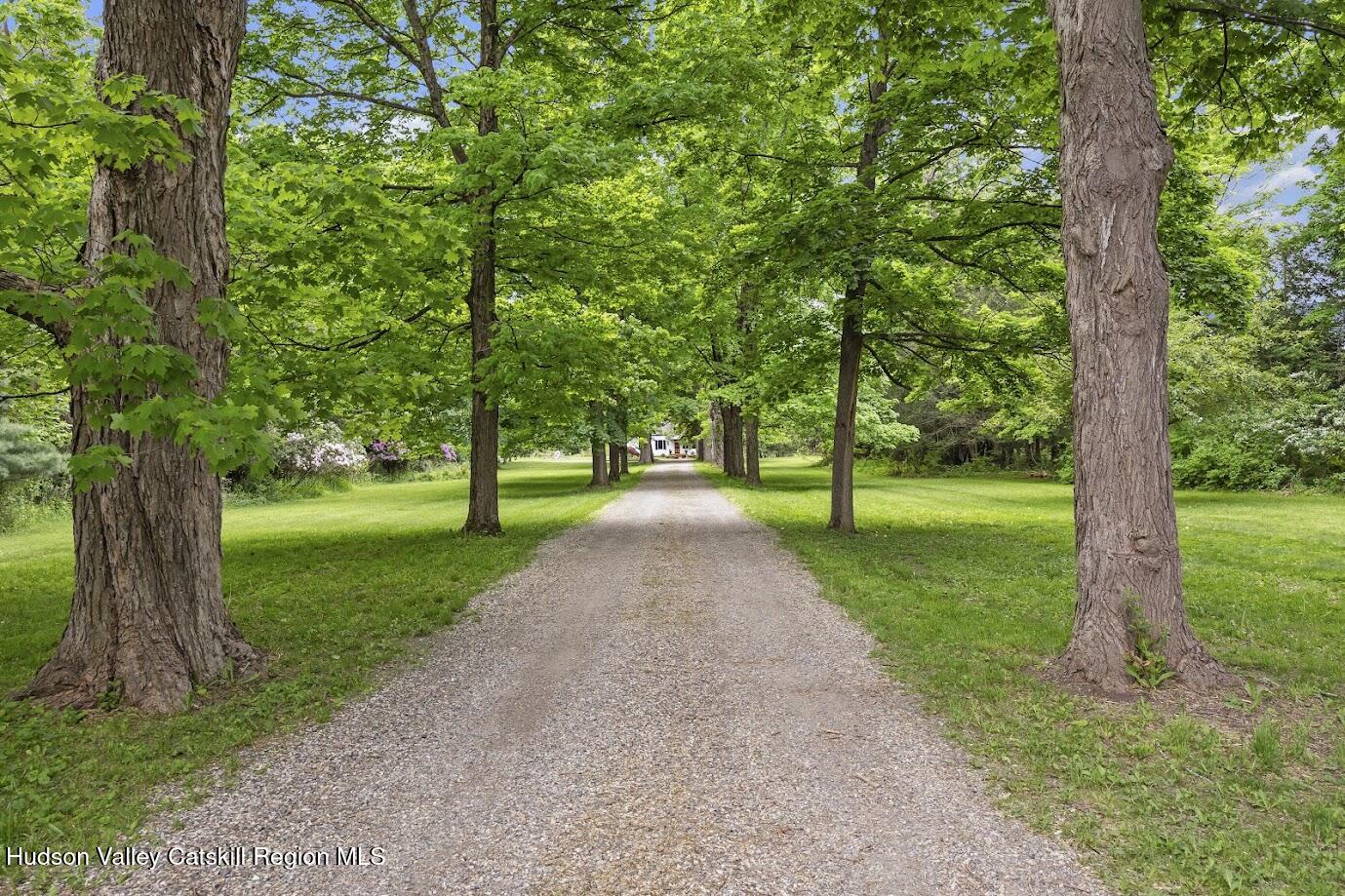 33 Broad Street Kinderhook, NY 12106 - Photo 74 of 76 Allee