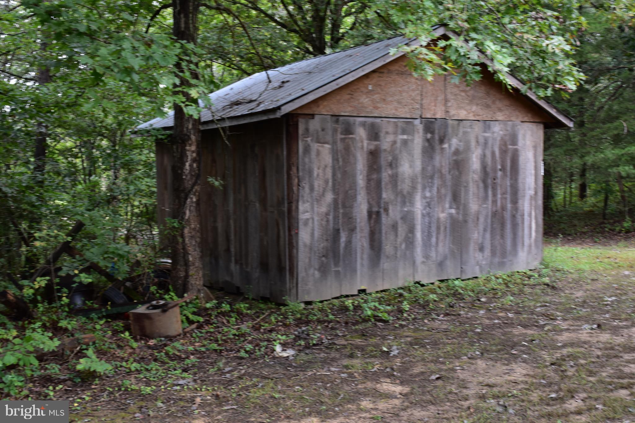 1 Ridgeway Road Front Royal, VA 22630 - Photo 8 of 13 Storage Shed