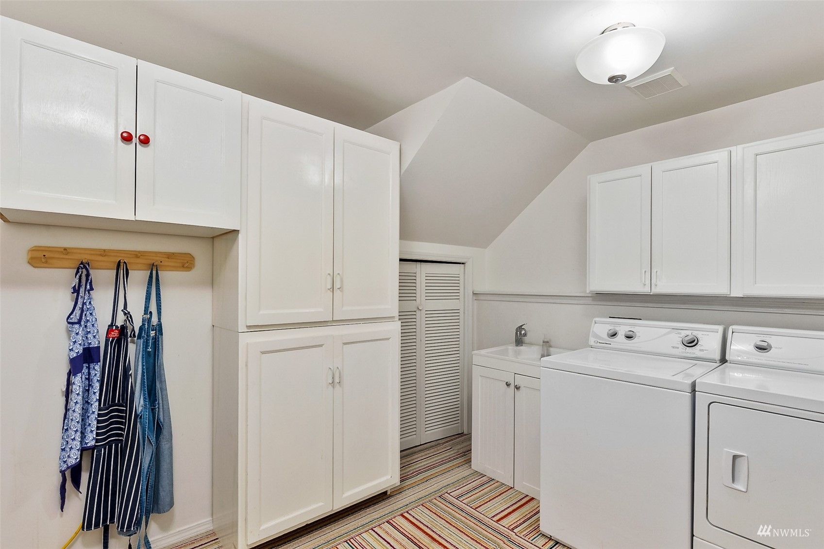 5025 228th Street Southeast Bothell, WA 98021 - Photo 10 of 40