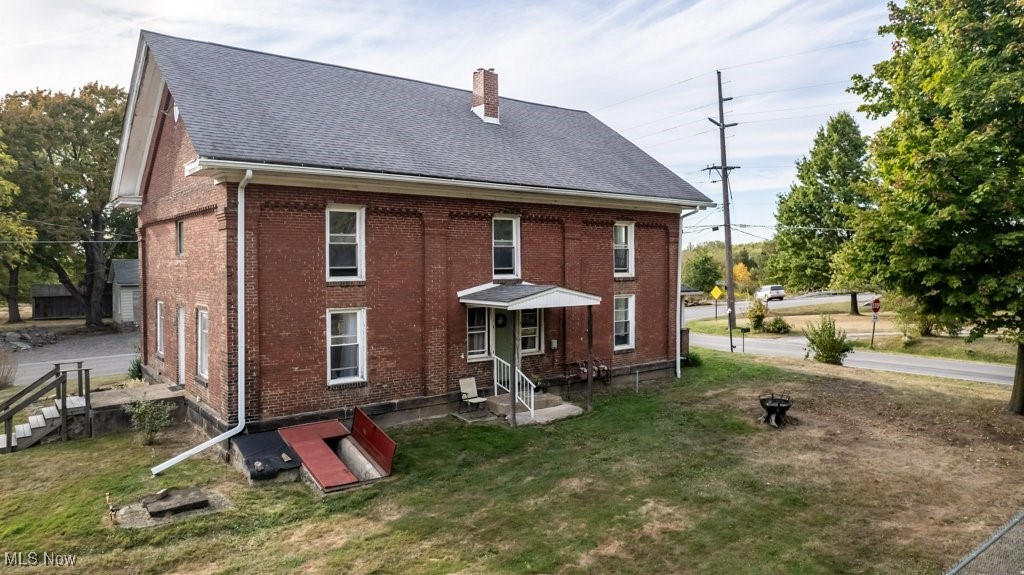 2011 Glacier Road New Springfield, OH 44443 - Photo 6 of 44