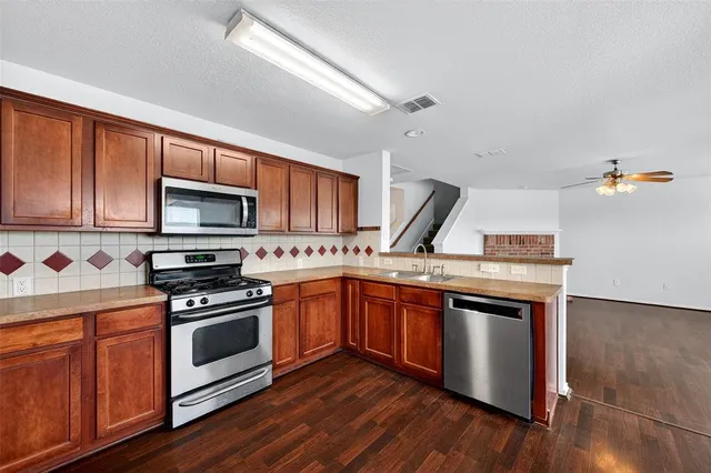 $329,000 | 2105 Sherbrooke Court, Sherman, TX 75092