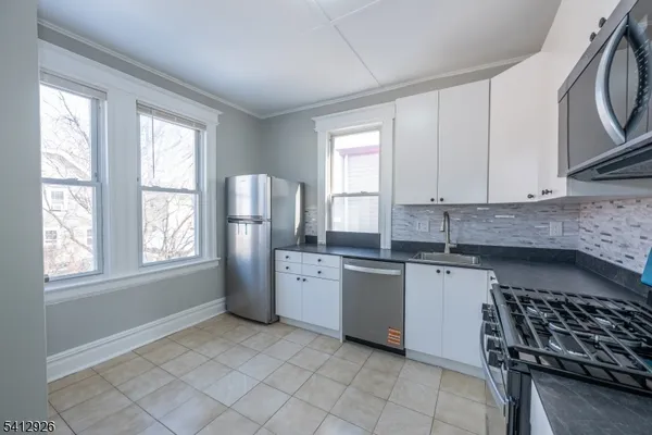 $2,650 | 24 Llewellyn Avenue, Unit 2, Bloomfield, NJ 07003