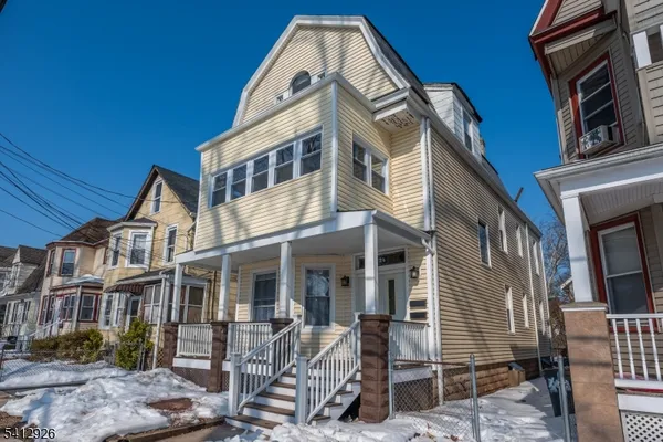 $2,650 | 24 Llewellyn Avenue, Unit 2, Bloomfield, NJ 07003