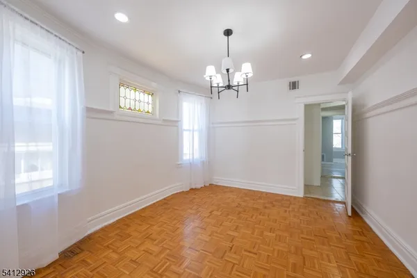 $2,650 | 24 Llewellyn Avenue, Unit 2, Bloomfield, NJ 07003