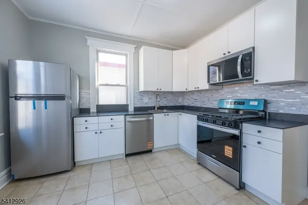 $2,650 | 24 Llewellyn Avenue, Unit 2, Bloomfield, NJ 07003