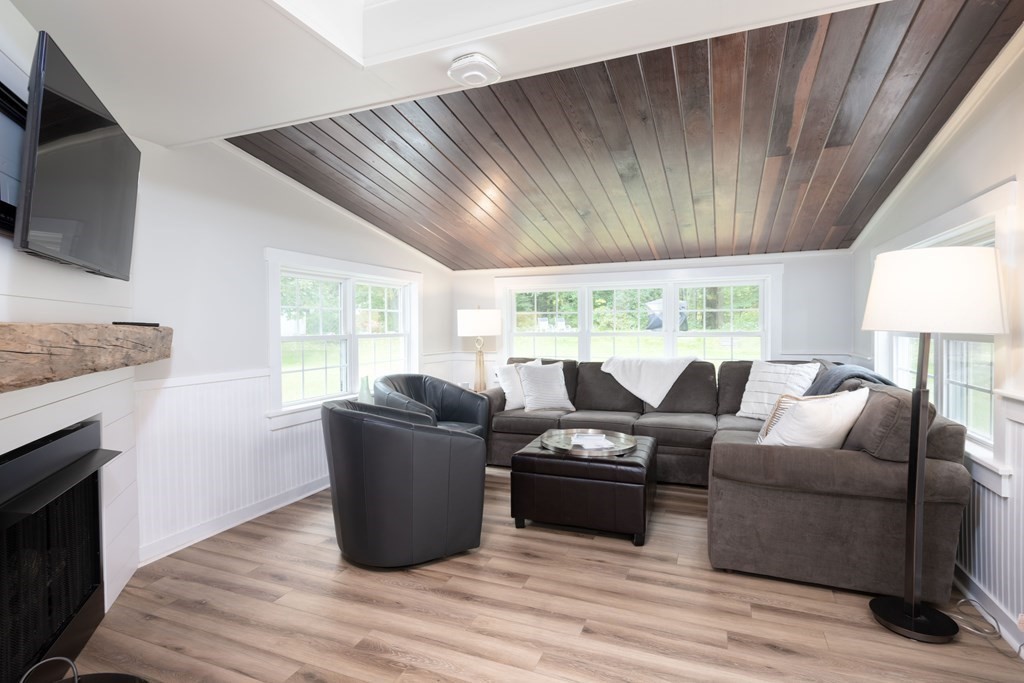 362 Webster Street Hanover, MA 02339 - Photo 8 of 32 Gallery Image 8