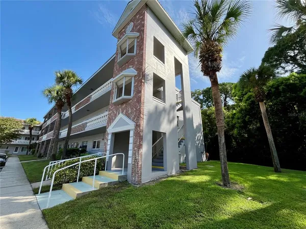 $220,000 | 2460 Persian Drive, Unit 24, Clearwater, FL 33763