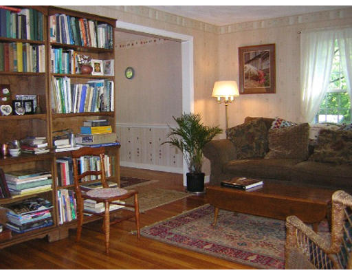 487 Old Farm Road Franklin, MA 02038 - Photo 3 of 6 Gallery Image 3