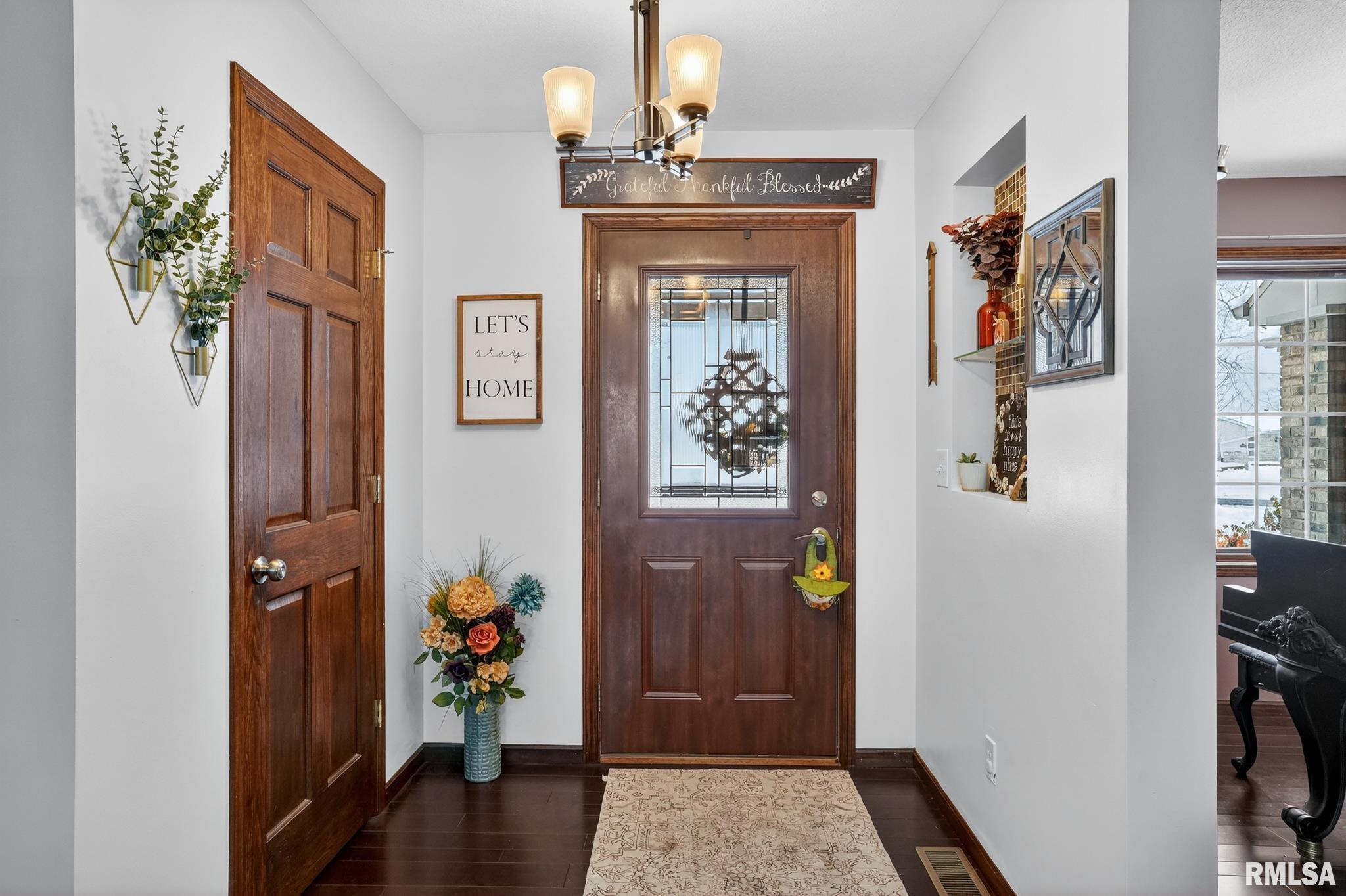 5759 Riverview Road Thomson, IL 61285 - Photo 9 of 49