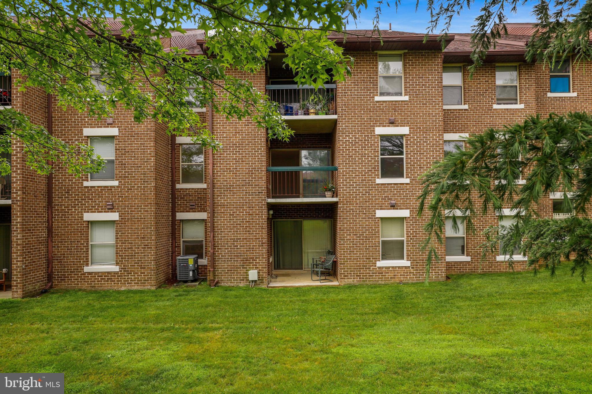 7907 Badenloch Way, Unit 202 Gaithersburg, MD 20879 - Photo 2 of 24