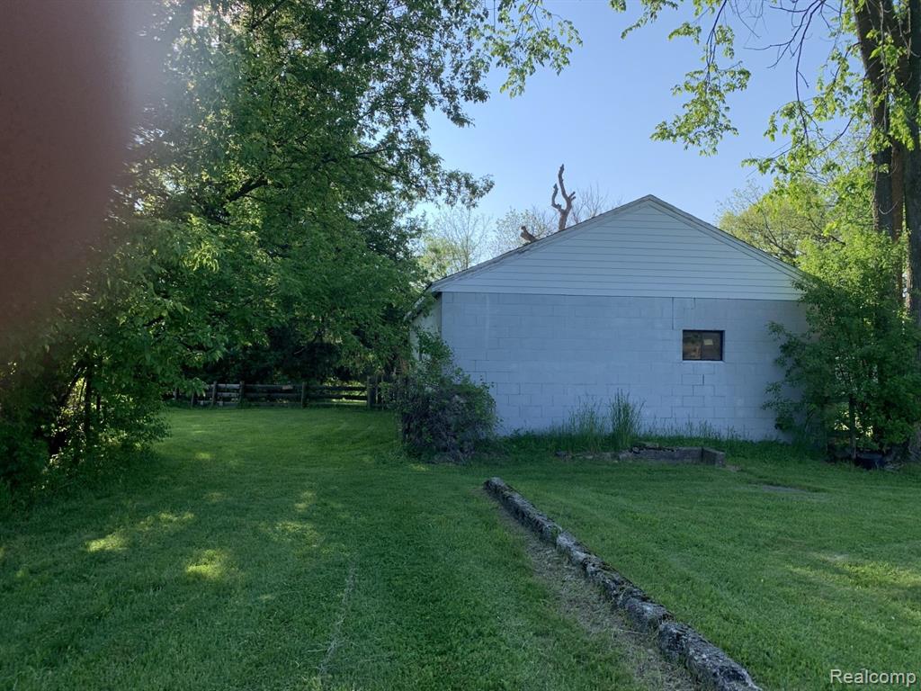 15321 Falk Road Holly, MI 48442 - Photo 7 of 29