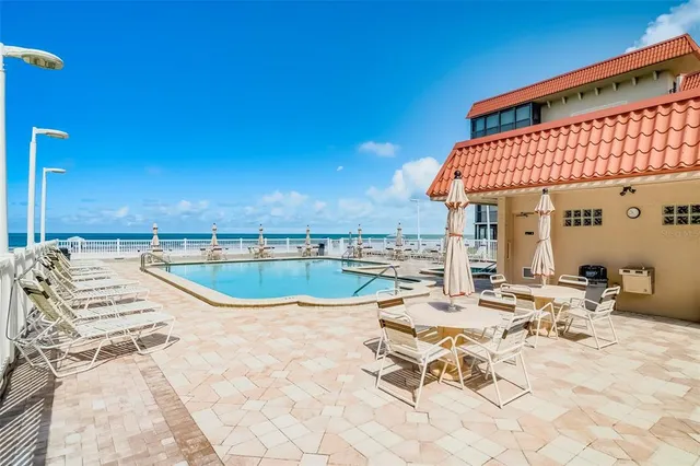 $7,500 | 17580 Gulf Boulevard, Unit 412, Redington Shores, FL 33708