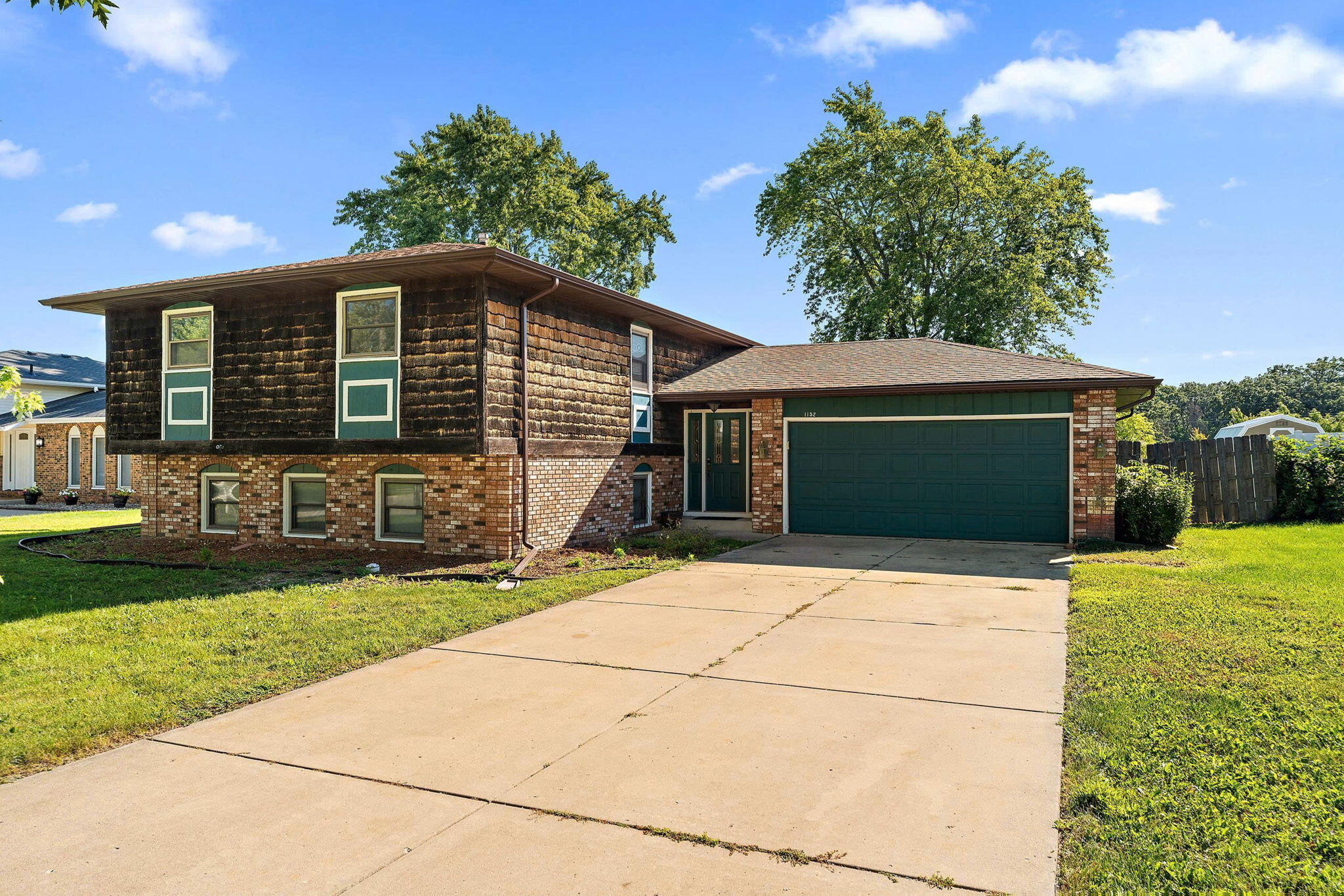 1152 South Ridge Street Crown Point, IN 46307 - Photo 1 of 23 2048x1365
