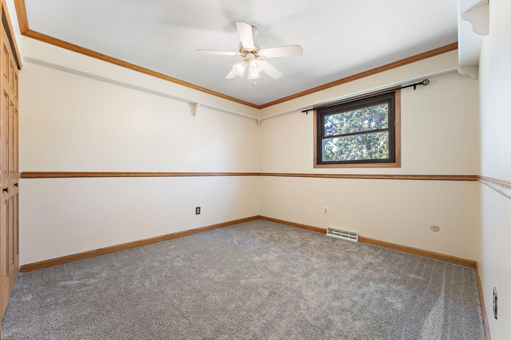 1152 South Ridge Street Crown Point, IN 46307 - Photo 14 of 23 2048x1365
