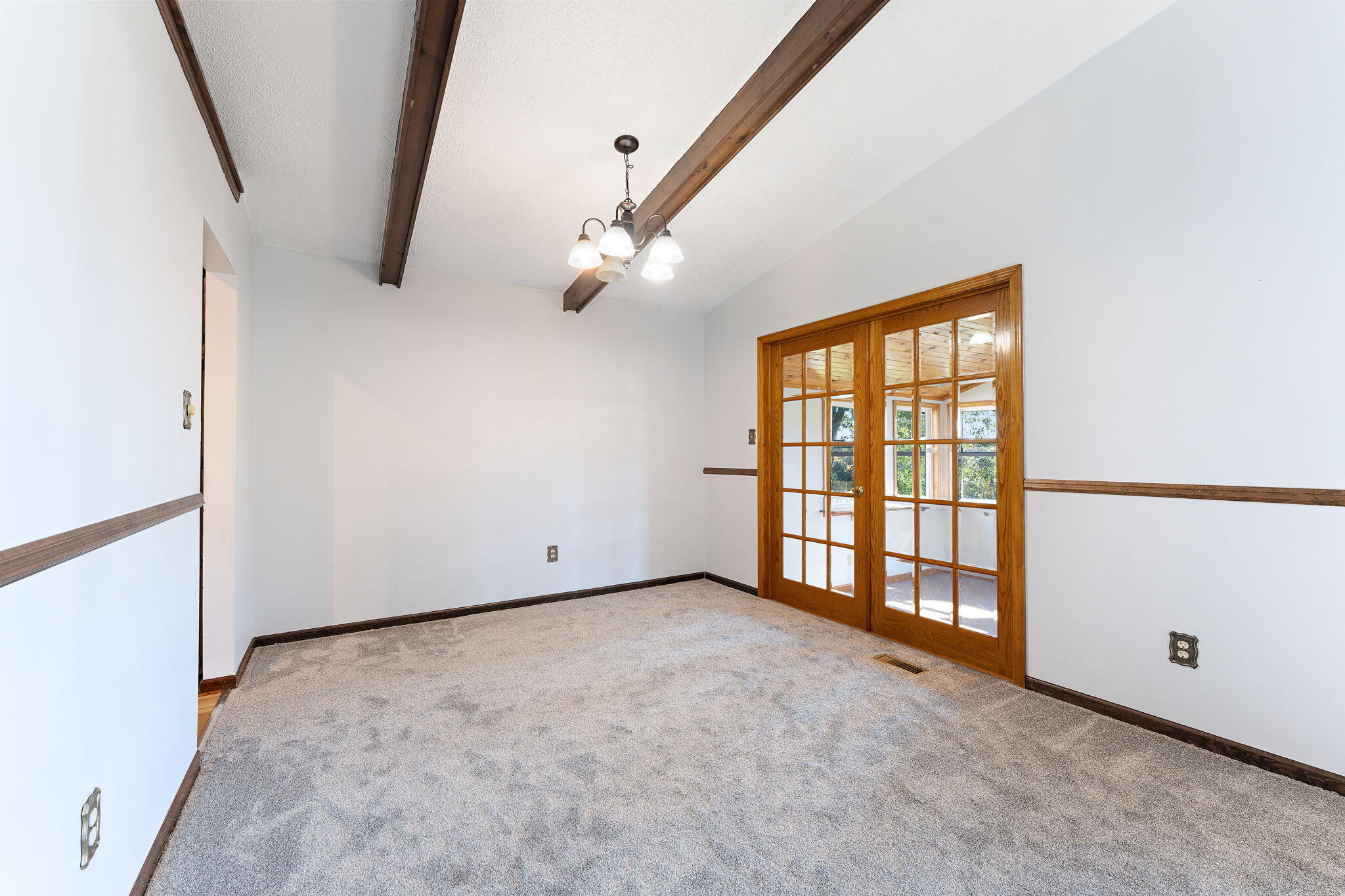1152 South Ridge Street Crown Point, IN 46307 - Photo 7 of 23 2048x1365