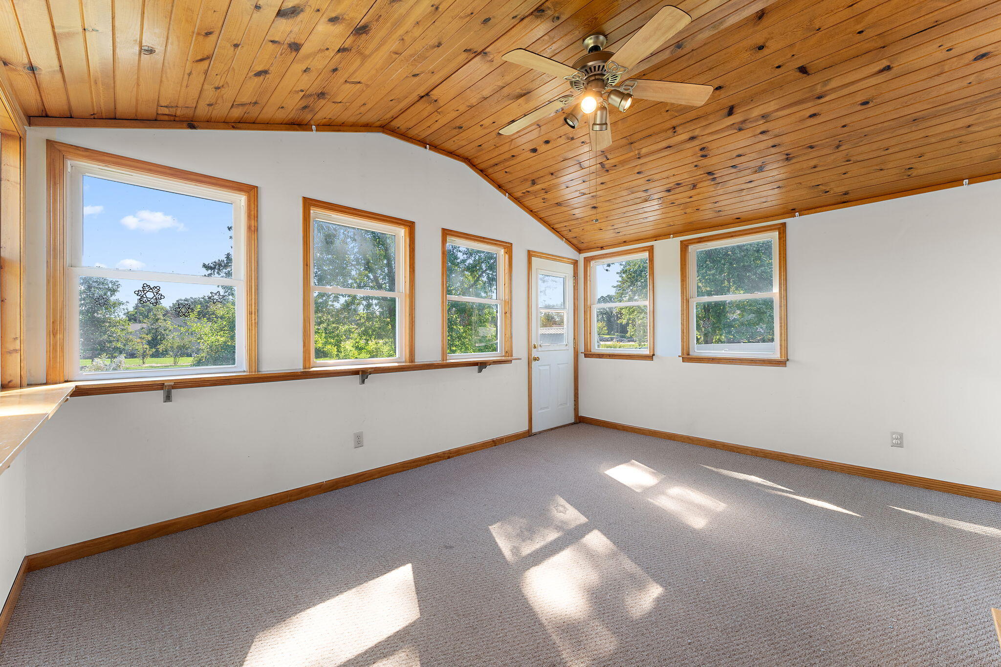 1152 South Ridge Street Crown Point, IN 46307 - Photo 8 of 23 2048x1365