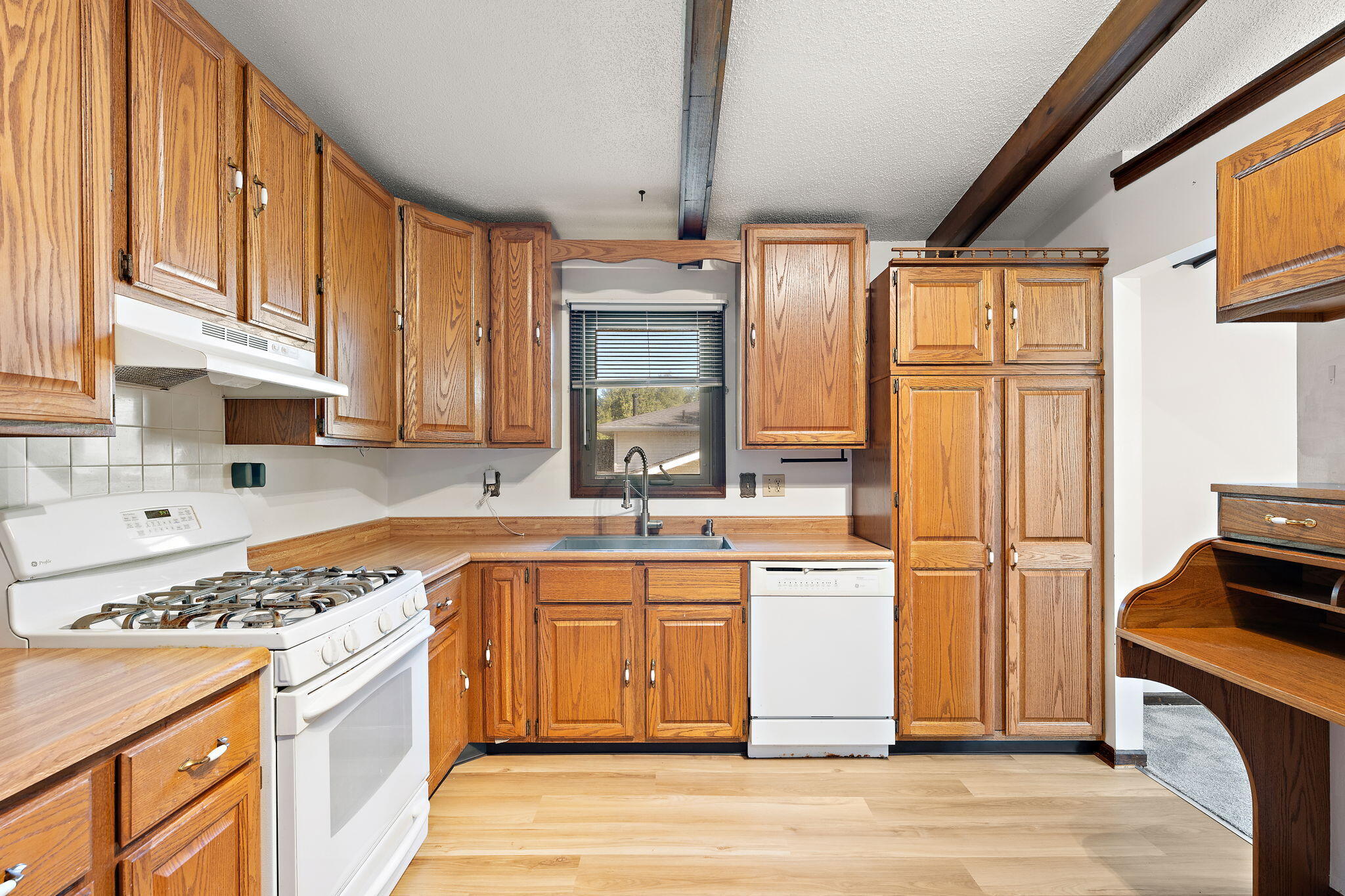 1152 South Ridge Street Crown Point, IN 46307 - Photo 10 of 23 2048x1365
