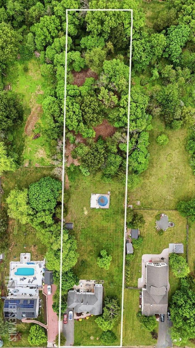 33 Ellison Road Somerset, NJ 08873 - Photo 37 of 38 a view of yard from a balcony