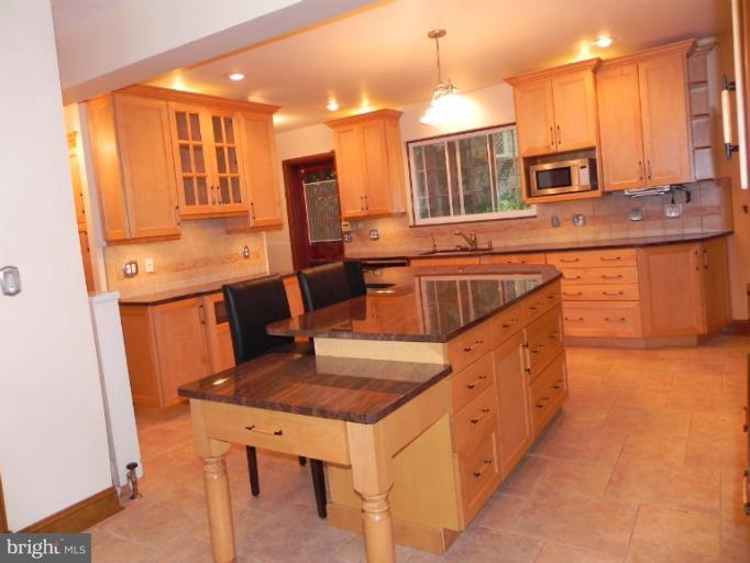 5200 Springlake Way Baltimore, MD 21212 - Photo 16 of 30 Kitchen