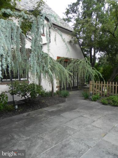 5200 Springlake Way Baltimore, MD 21212 - Photo 23 of 30 Exterior (Rear)