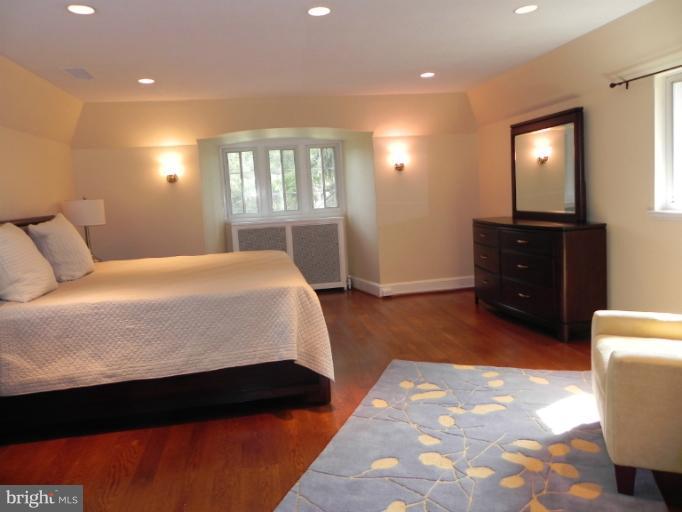 5200 Springlake Way Baltimore, MD 21212 - Photo 25 of 30 Bedroom (Master)
