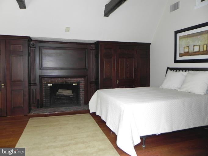 5200 Springlake Way Baltimore, MD 21212 - Photo 27 of 30 Bedroom