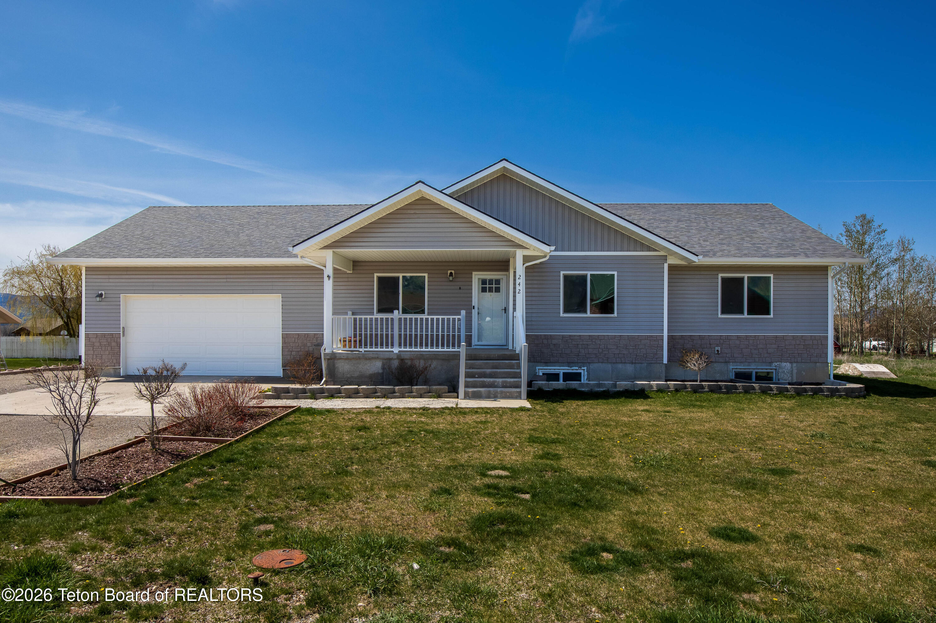 242 Holly Dr IMG_4934-HDR