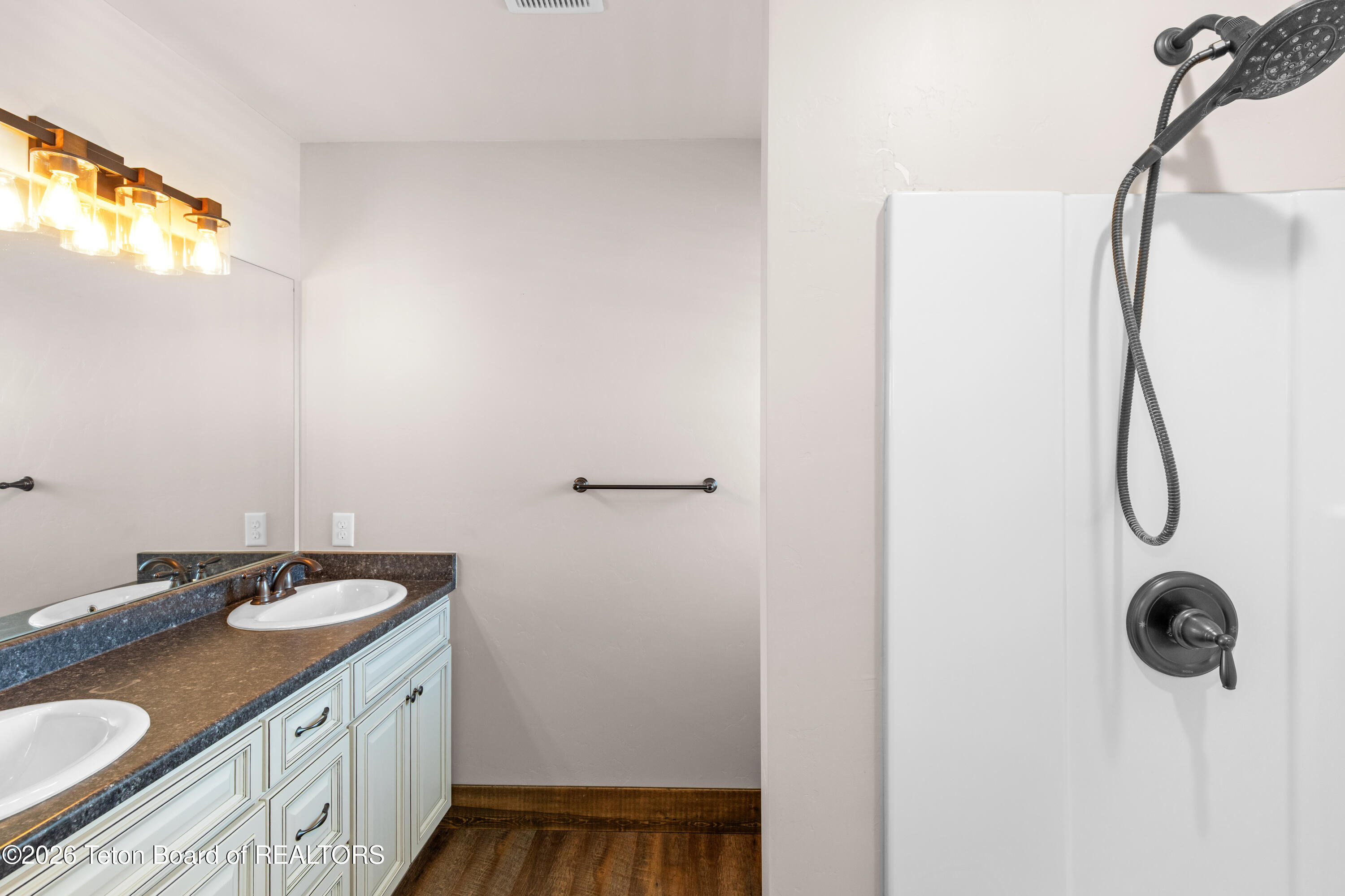 242 Holly Drive Star Valley Ranch, WY 83127 - Photo 15 of 34 242 Holly Dr IMG_9732